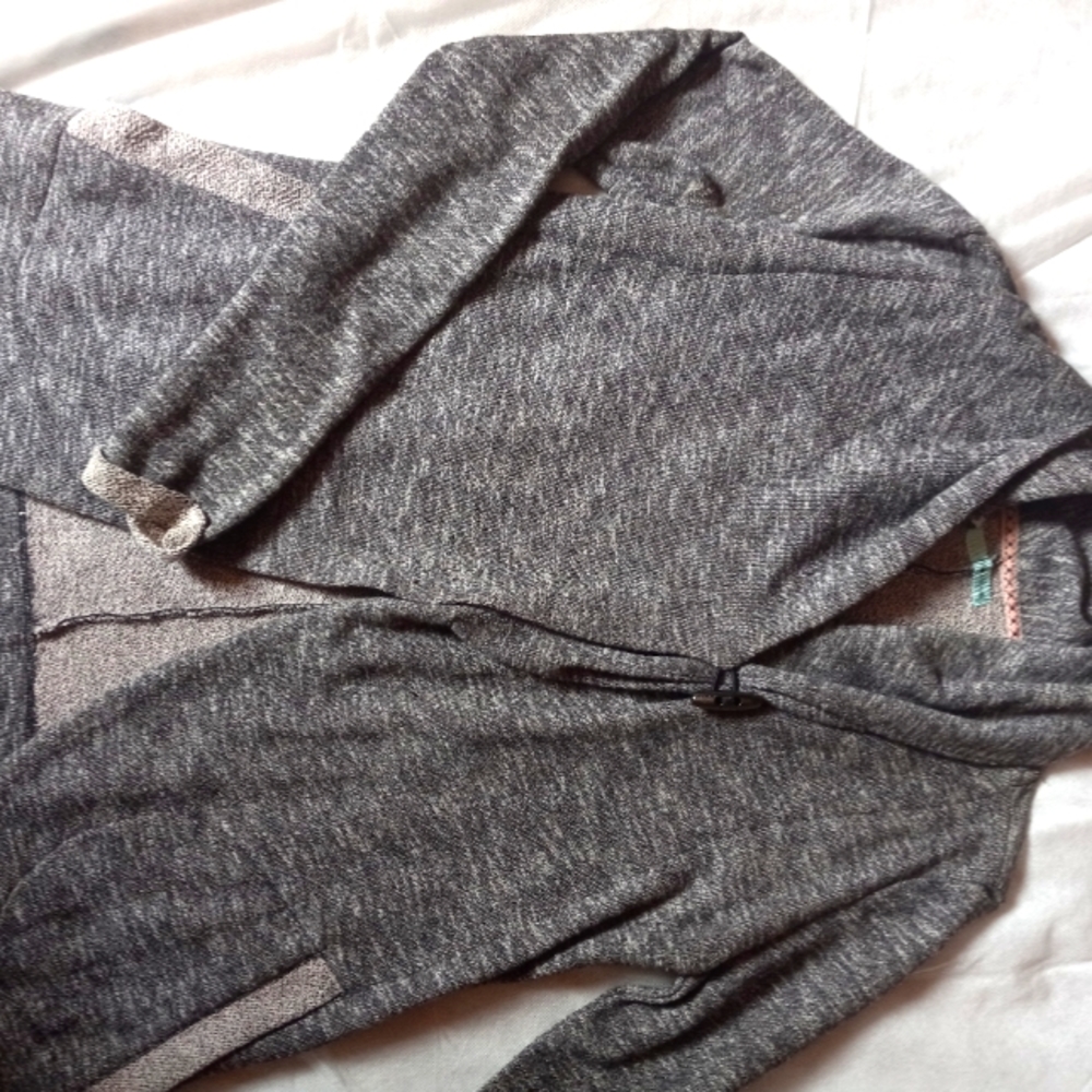 Cute Maurices sweater with button on top